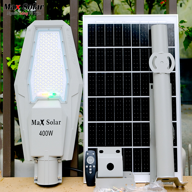 Bộ đèn đường năng lượng mặt trời phi thuyền 400w