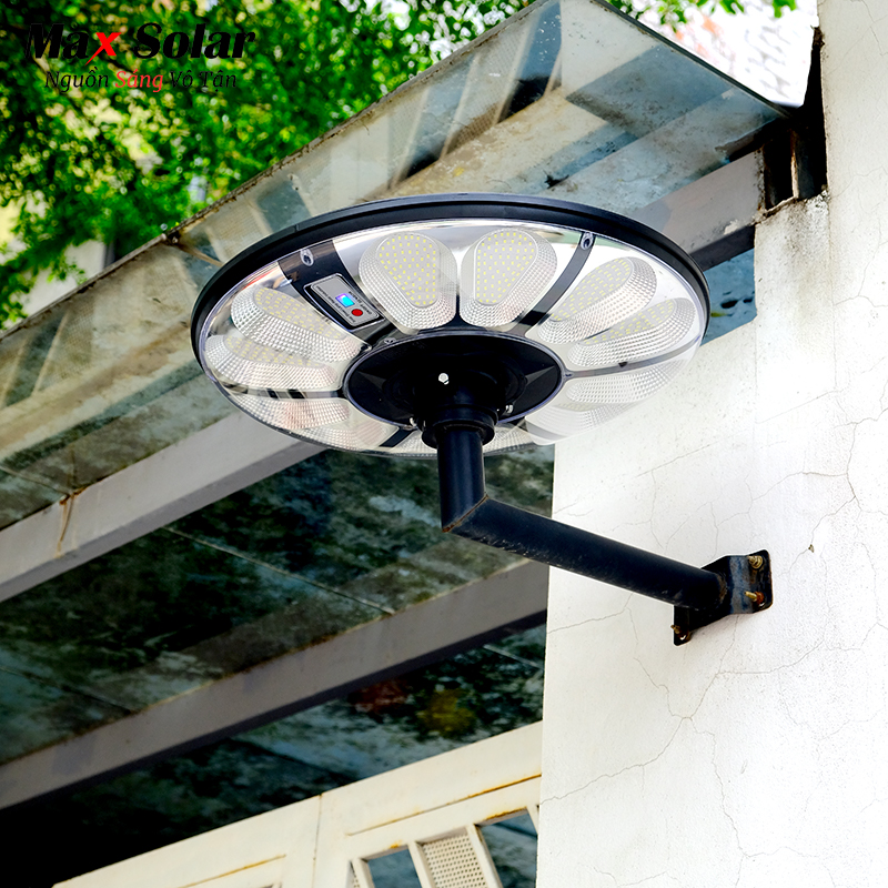 Đèn năng lượng mặt trời UFO ứng dụng linh hoạt
